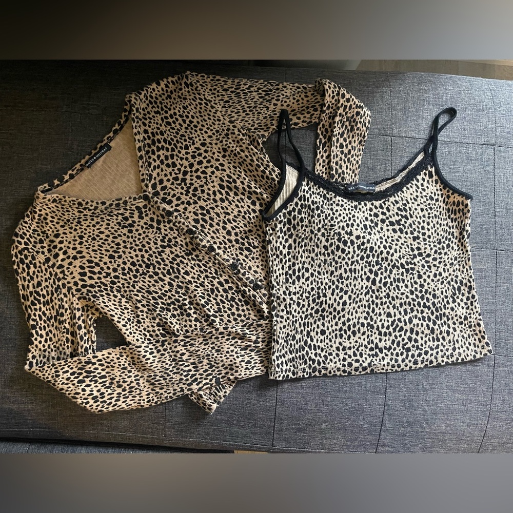Brandy Melville set of 2 / blouse and top